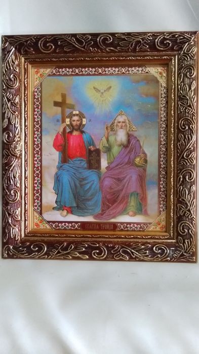 Иконы в багетной раме размер 15х18см. .