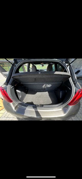 Toyota Yaris Hybrid Square Collection | Bateria híbrida NOVA com garantia até novembro de 2027