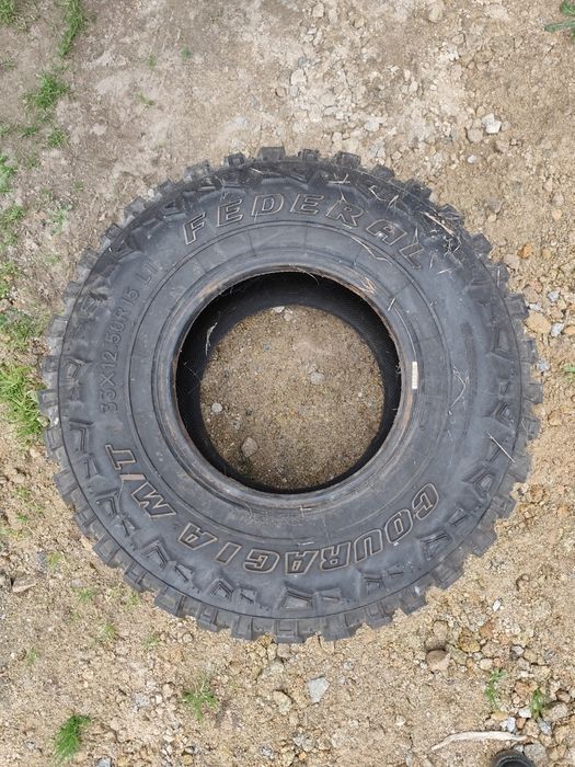 Pneus de moto 4 e pneus de 4x4