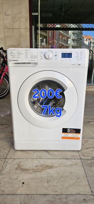 Máquinas de lavar roupa usadas, em bom estado e prontas a utilizar.