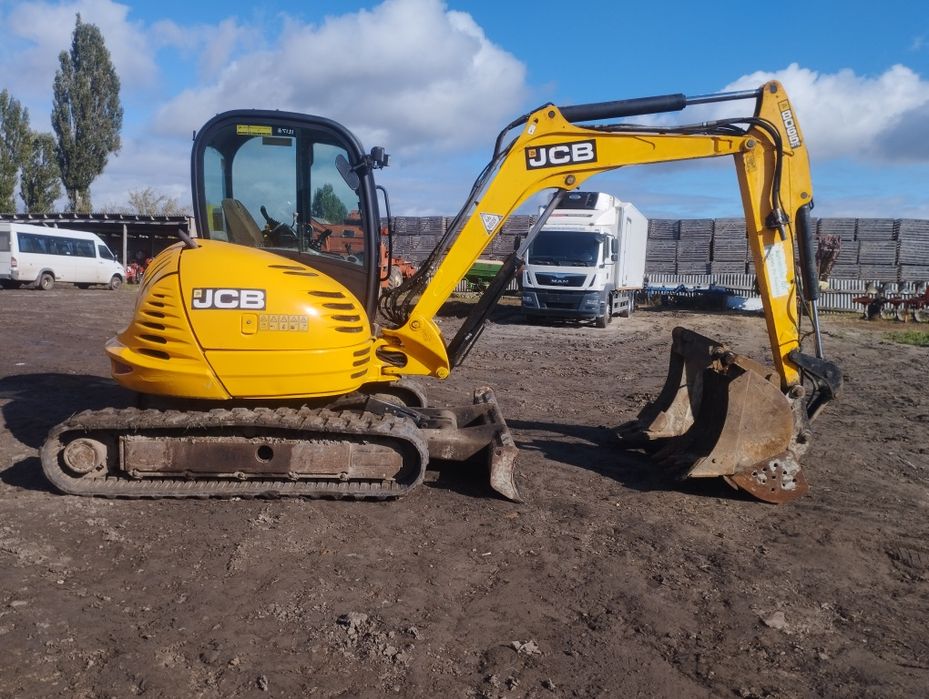 Екскаватор JCB 8065