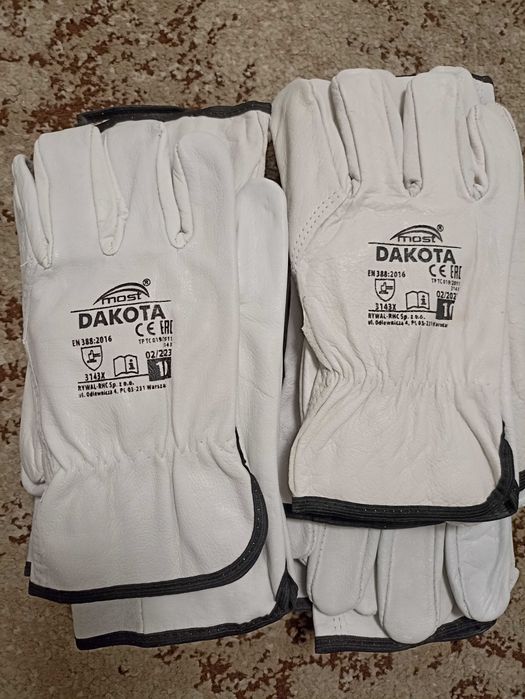 Рабочие кожаные перчатки