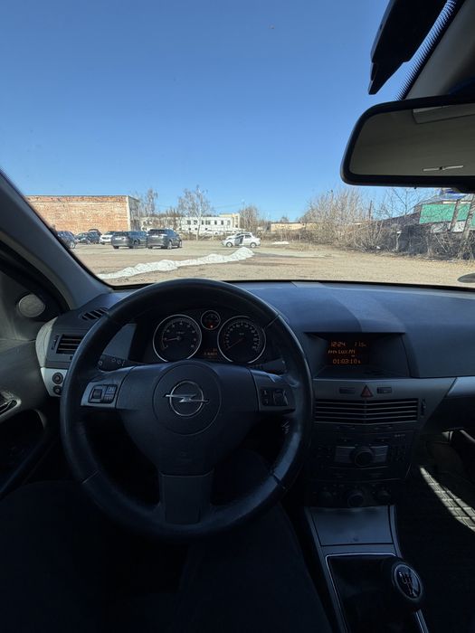 Продам Opel Astra H