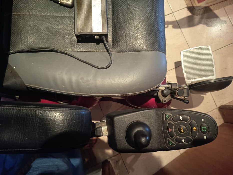 Cadeira de rodas elétrica