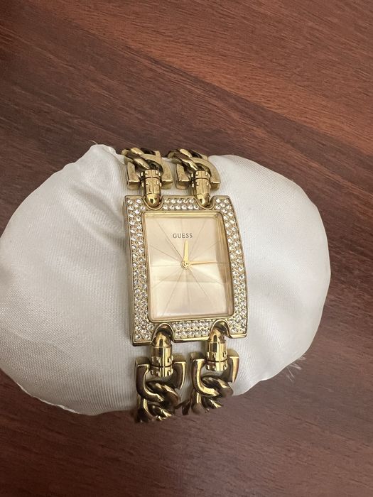 Жіночий годинник Guess GW0072L1