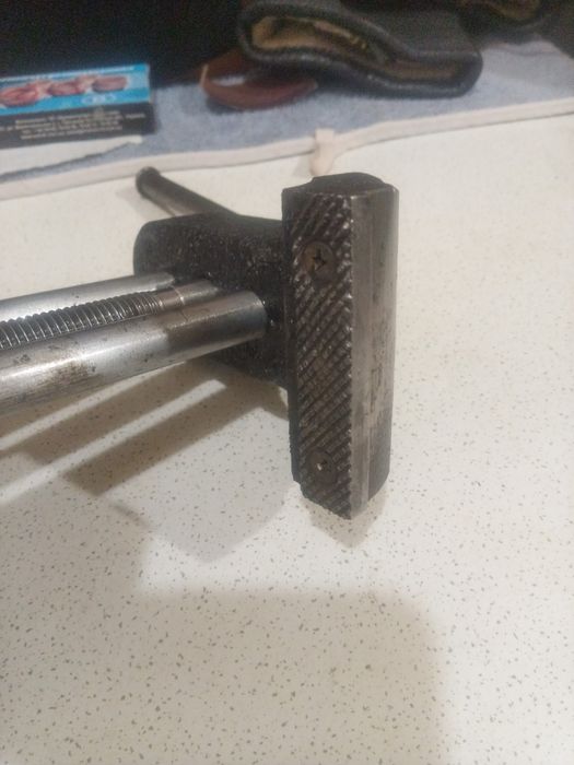 Тиски настольные СССР, чуть бу.