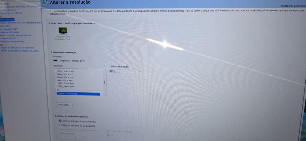 Samsung Odyssey 3D G90XF – 27" 4K 165Hz HDR