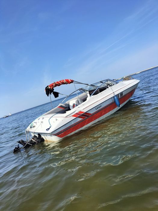 Zarezerwowana łódź Larson boot cabina mercruizer