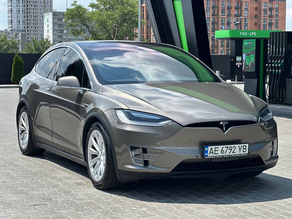 Tesla Model X 2016
