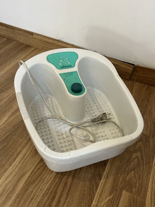 Bacia de pé com massagem
