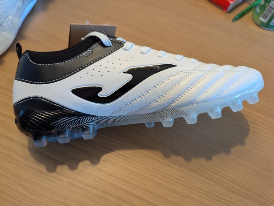 Chuteiras Joma N10 na caixa  - tamanho 42