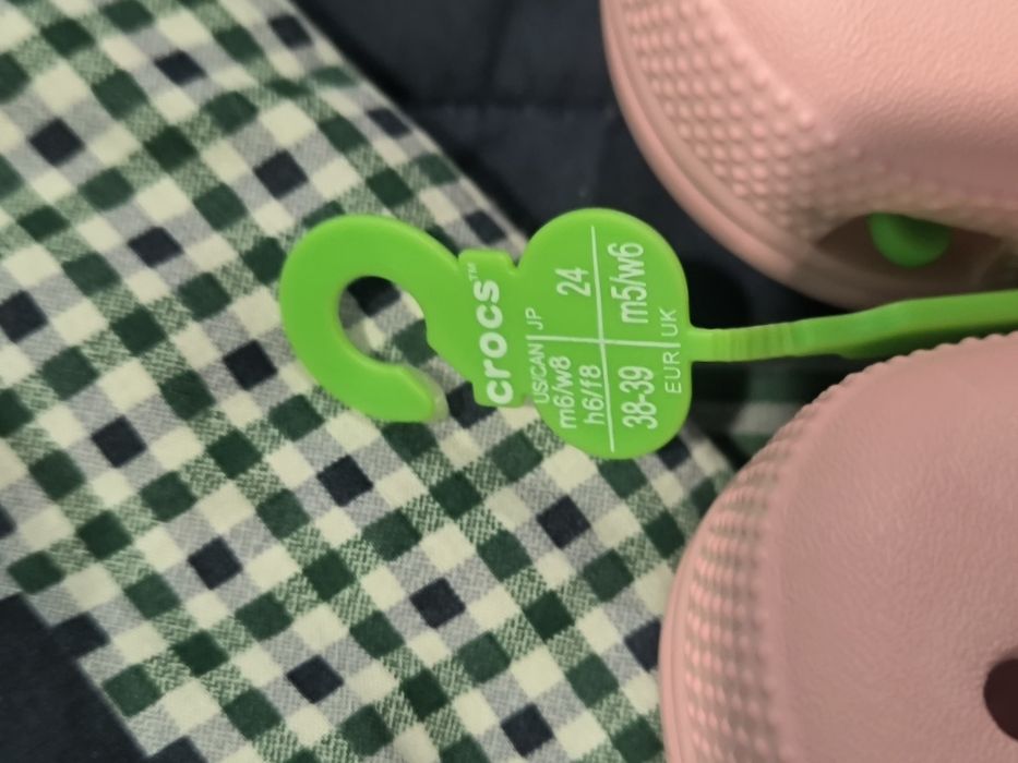 Crocs originals cor de rosa novos por usar