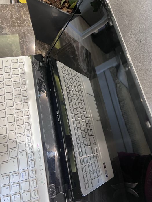 Продам ноутбук Sony VAIO 15.6” у хорошому стані