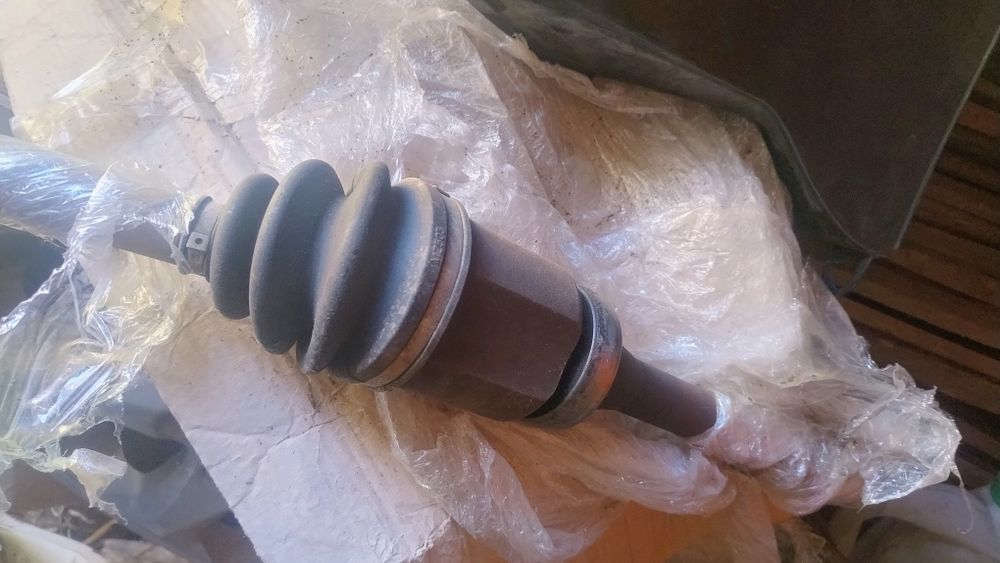 Ford Fusion 2.5 Duratec піввісь права