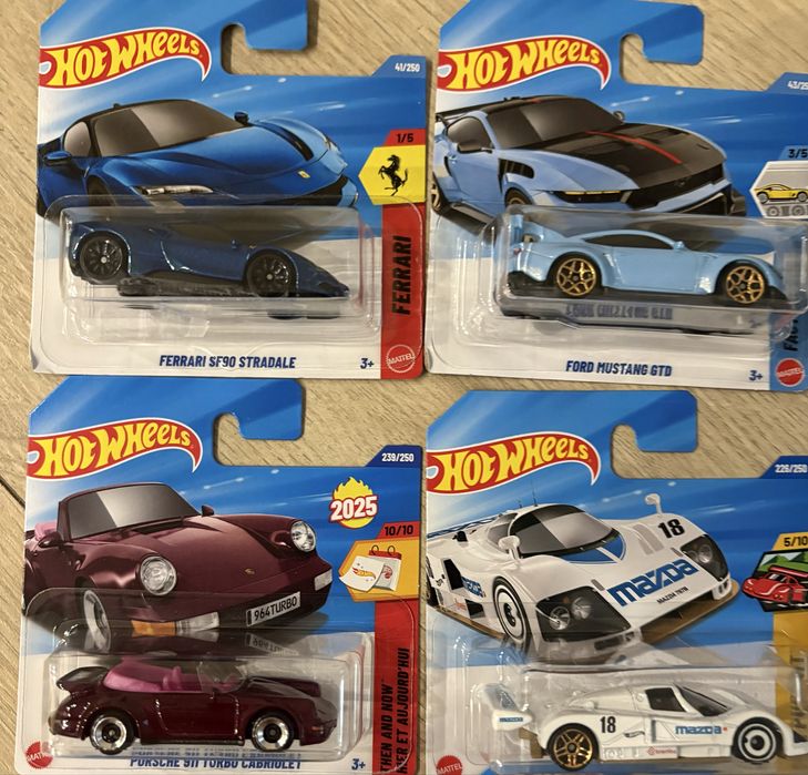 Hot wheels mercedes, datsun