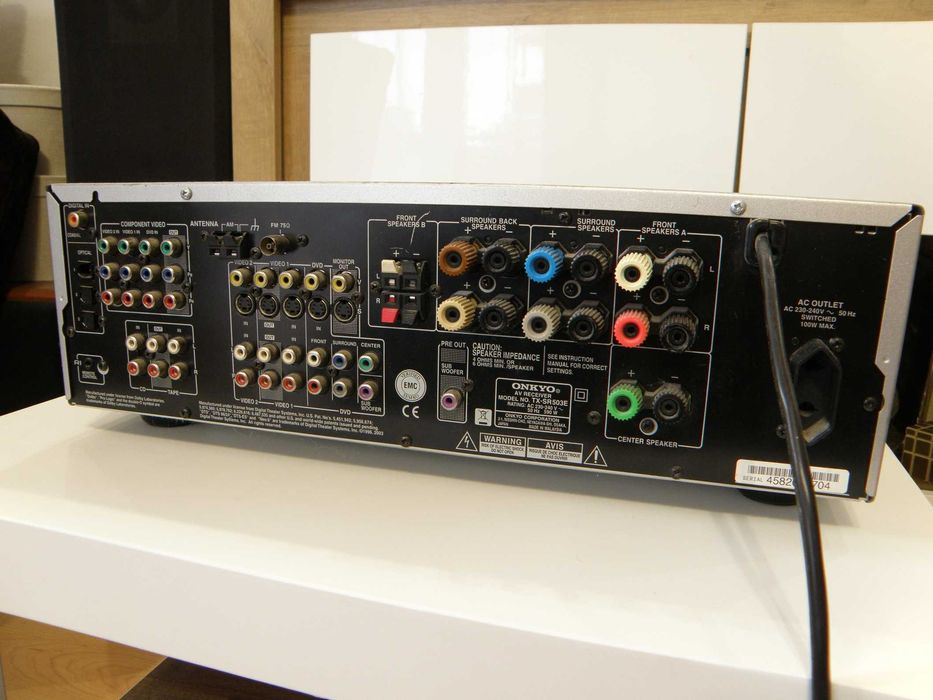Amplituner AV Onkyo
TX-SR503