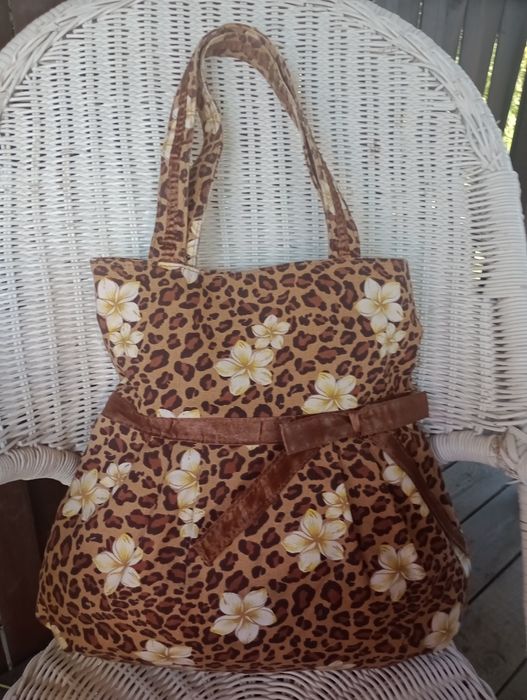 Lekka, płócienną torebka.