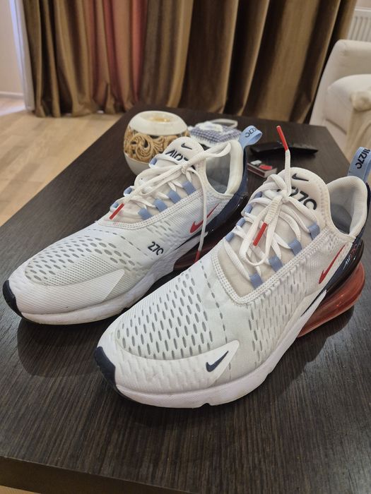Кросівки Nike Air 270