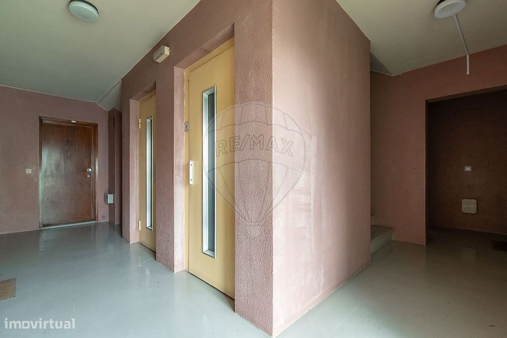 Apartamento T4 à venda em Coimbra  Santo António dos Olivais