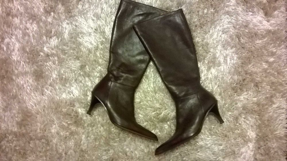 Botas 34 castanho e preto