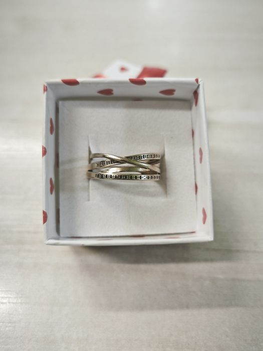 Złoty pierścionek pr585