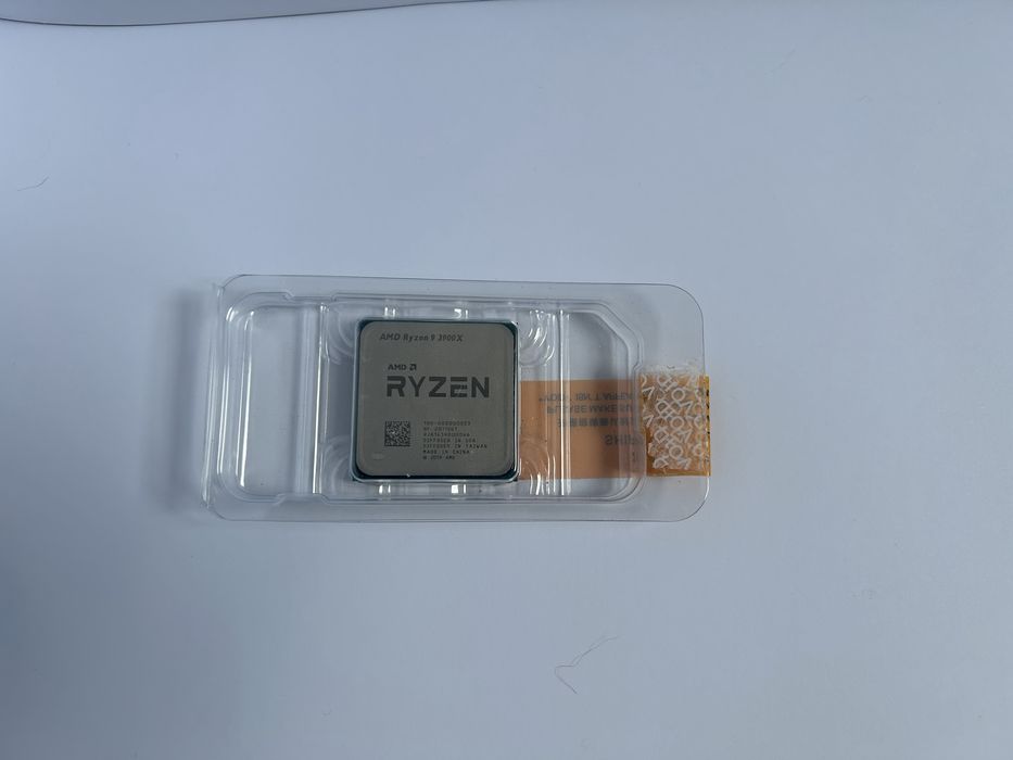 AMD Ryzen 9 3900x box