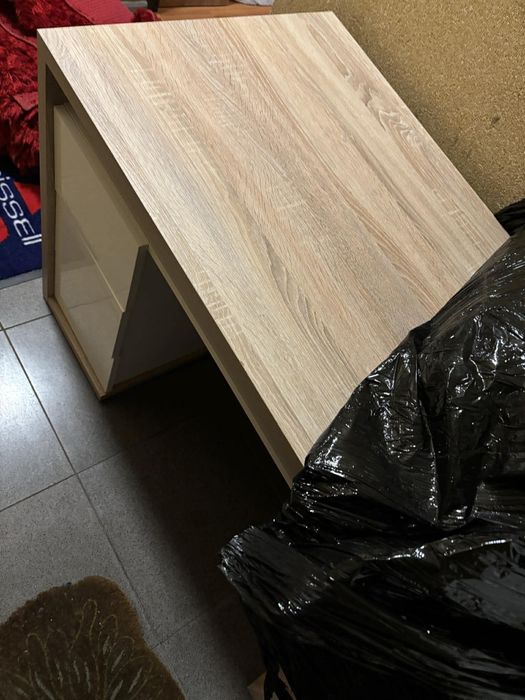 Secretaria em madeira