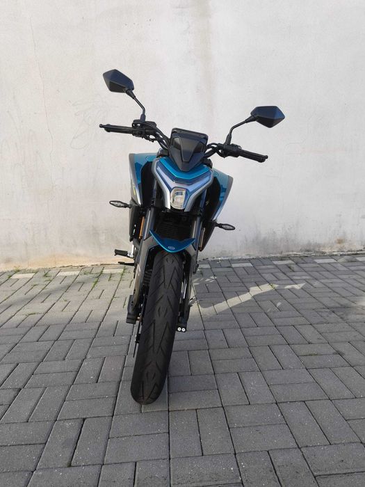 CFmoto 125 NK - como nova. 58 Km.