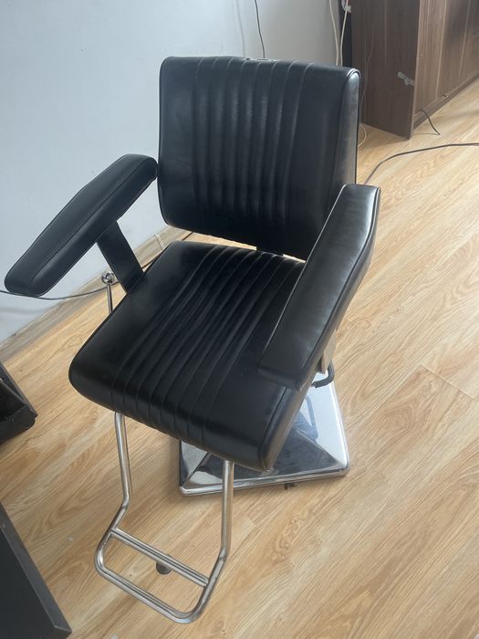 Fotel Barberski stan BDB