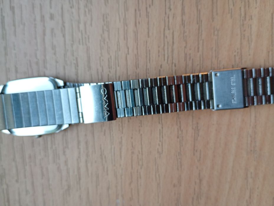 Cyma zegarek Swiss