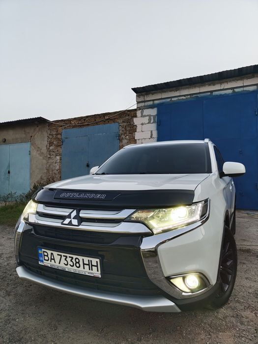 мітсубіші аутлендер