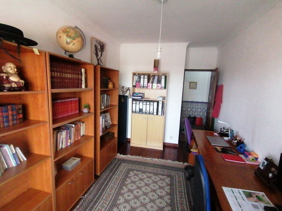 Apartamento Duplex t3 com estúdio T1 independente  em zona  central de Almeirim