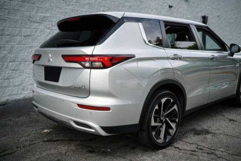 2023 Mitsubishi Outlander PHEV SE