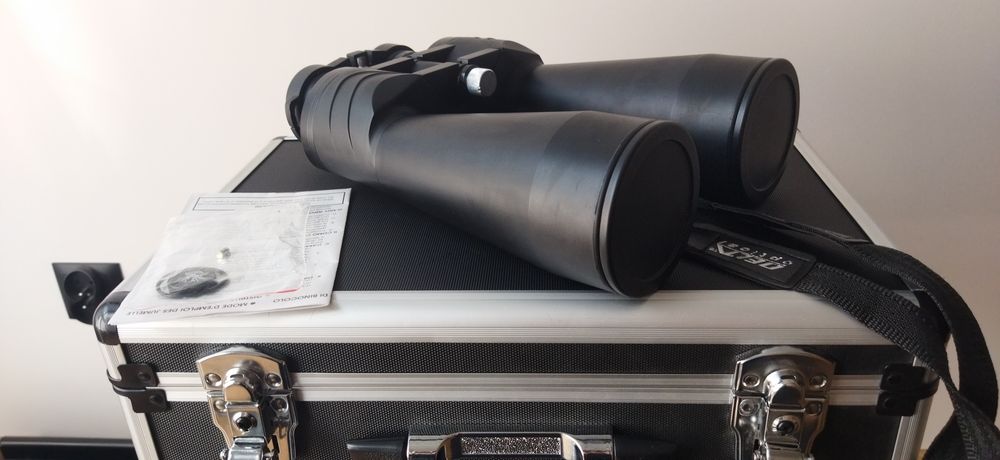 Lornetka Delta Optical SkyGuide 15x70 - zestaw