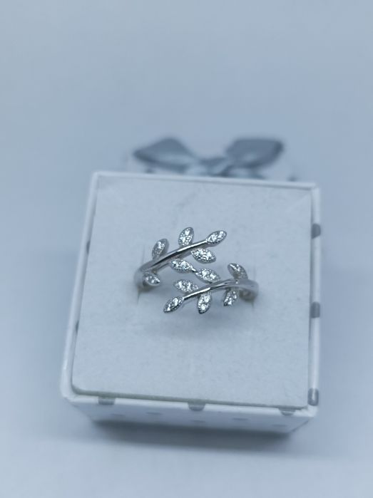 Srebrny pierścionek listki 925 rozmiar 14