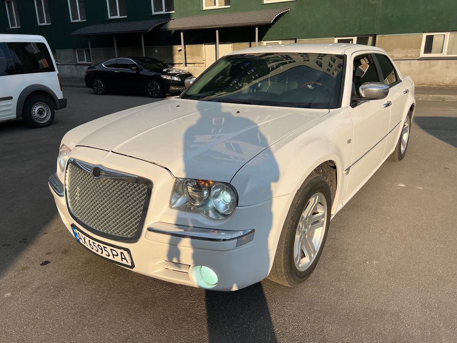 CHRYSLER 300 C ,Газ акпп .Возможен обмен
