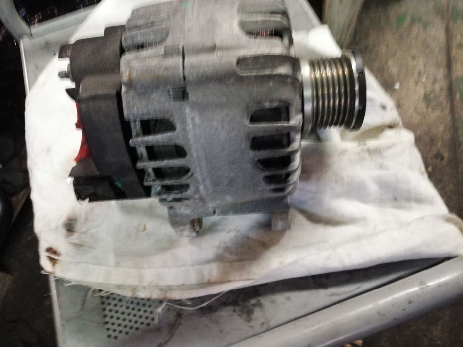Alternator Renault Daster 1.2 tce