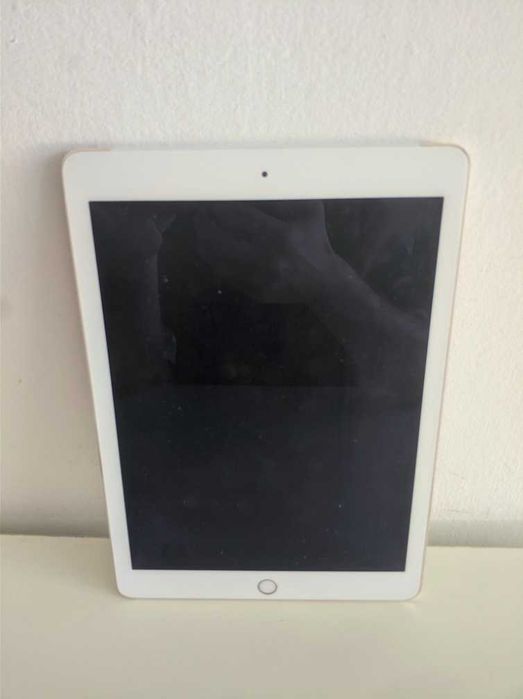 iPad Air 2 Tablet Wi-Fi Cellular LTE SIM 32 GB + etui