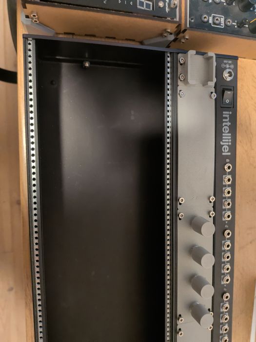 Intellijel Pallette 104 obudowa eurorack