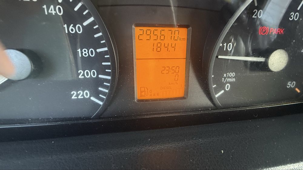 Mercedes Vito 111
