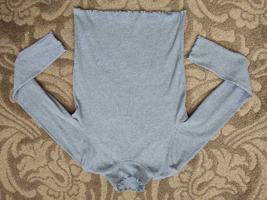 Niebieski sweter prążkowany półgolf Topshop