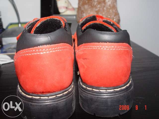 Buty czerwone, martensy, trzewiki, półbuty zamsz roz. 28