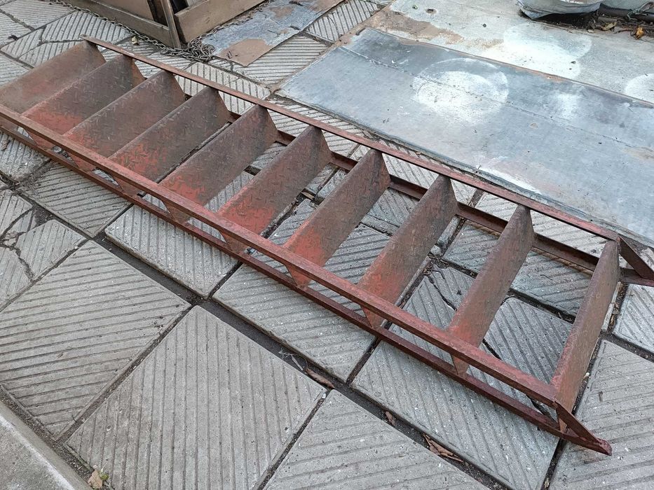 Лестница металлическая