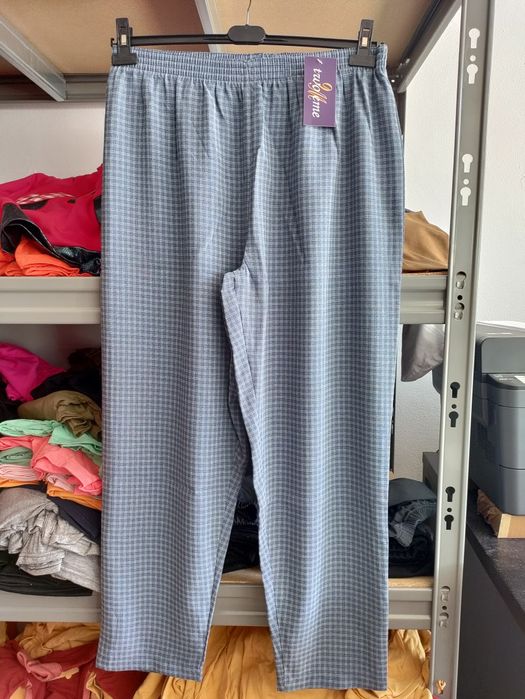 Calças 3 Euros.                           Só para REVENDA