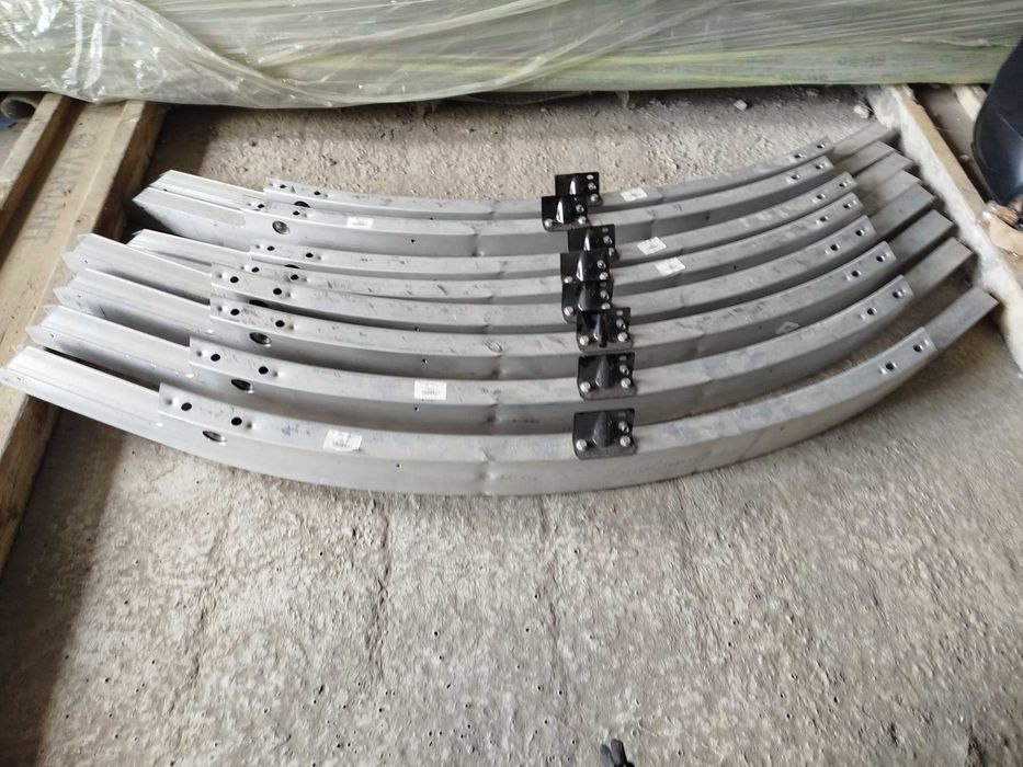 Підсилювач переднього бампера основний Tesla Model Y 148760100C