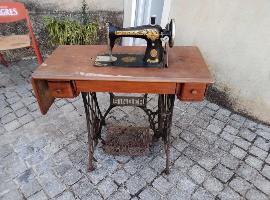 Máquina de costura Singer
