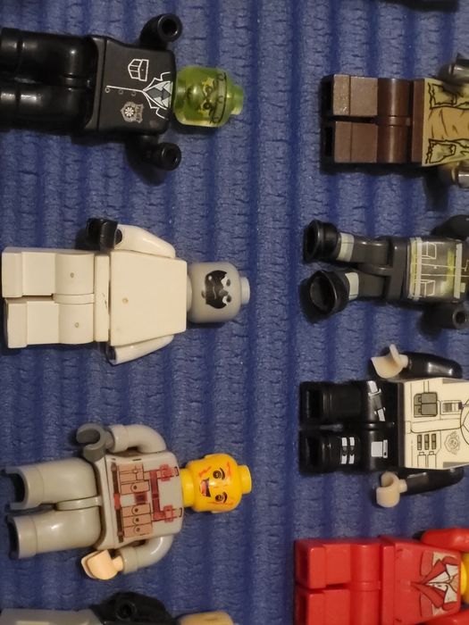 Zestaw figurek.  Lego I inne. 24 sztuki
