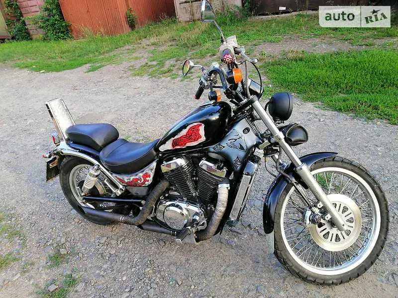Suzuki intruder 400