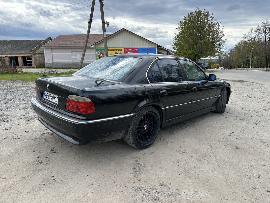 Продам БМВ 740 авто в ідеальному стани