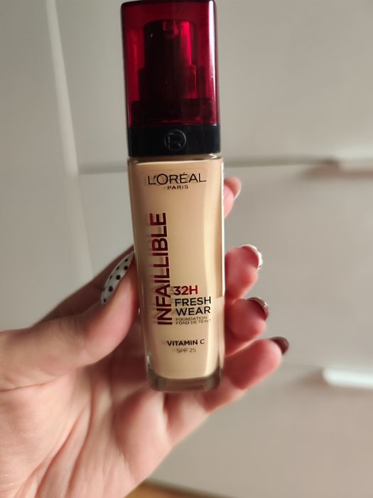 Podkład Loreal Infaillible 32H fresh wear